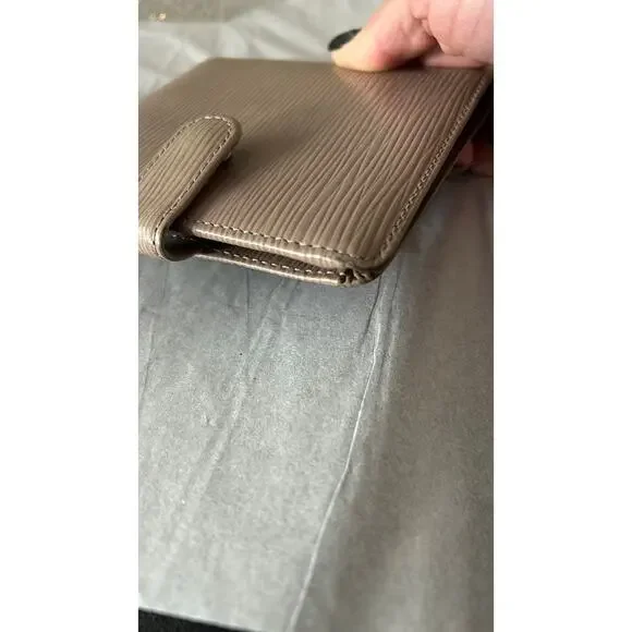 Louis Vuitton epi Marco bifold wallet